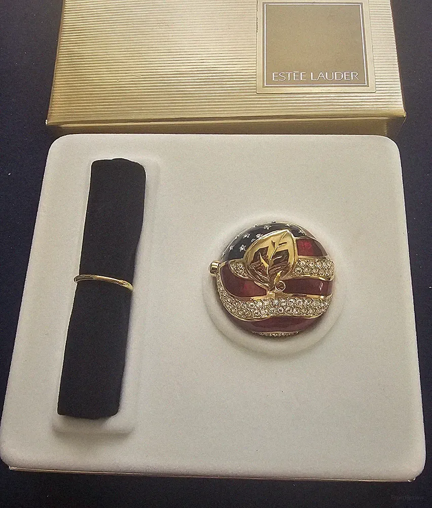 Estee Lauder America's Apple Solid Perfume Compact Beautiful 2002 .18 oz Box NOS