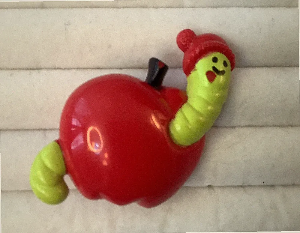 Vintage Avon Green Willy The Worm In Red Apple Pin Pal Solid Perfume Glace 39